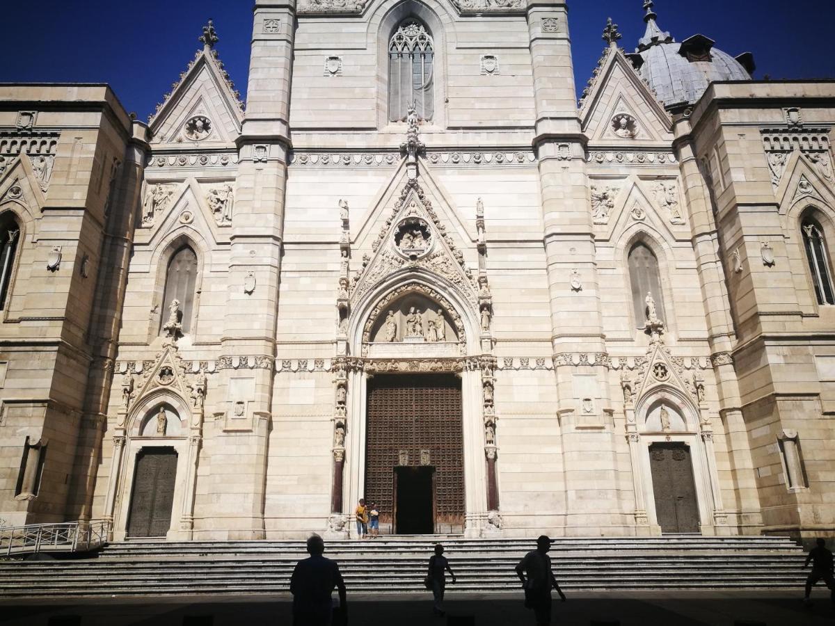 Отель Duetto Al Duomo Неаполь Экстерьер фото